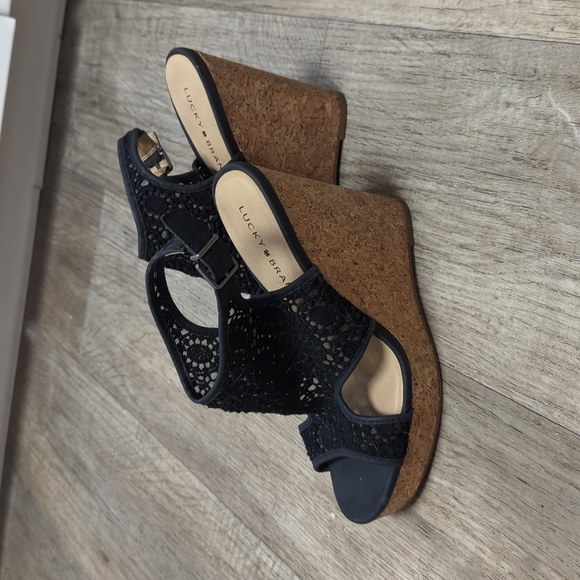 Lucky Brand Blk Crochet Cork Wedges - Picture 2 of 5
